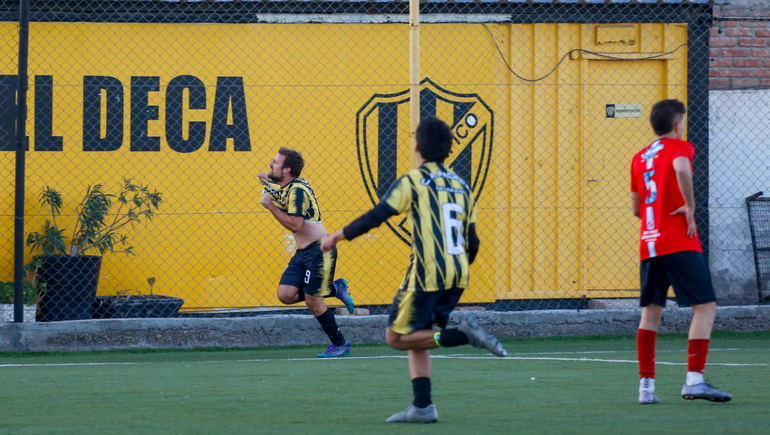 Pacífico le ganó el clásico a Independiente con un gol de Santoni faltando 10 minutos. Fotos: Omar Novoa.