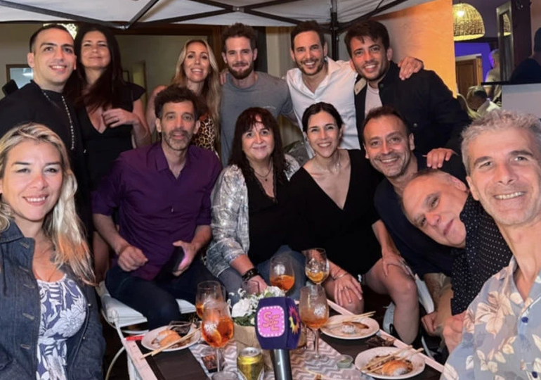 Rodrigo con el equipo de Socios del Espectáculo.