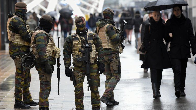 Bruselas militarizada: buscan a varios sospechosos de terrorismo