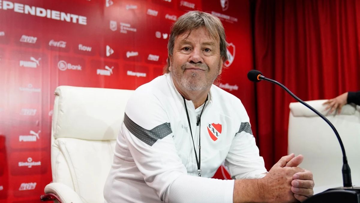 El Ruso Zielinski dejó de ser el entrenador de Independiente.