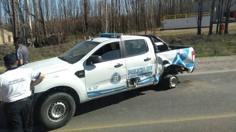 Caos en la Ruta 151 por un brutal choque entre un auto y un patrullero