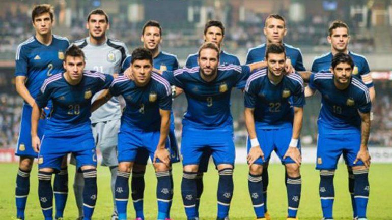 Un jugador de la Selección llegó con una remera sobre Maldonado