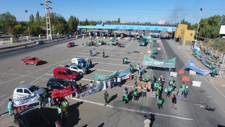 ATE Río Negro hace un corte total en los puentes