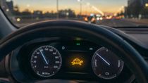 ¿Qué ocurre cuando aparece el símbolo de un tortuga en el tablero de un auto? Foto: Freepik ¿Qué ocurre cuando aparece el símbolo de un tortuga en el tablero de un auto? Foto: Freepik