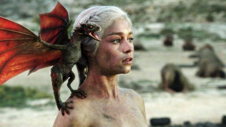 Emilia Clarke se despidió de GOT con un tatuaje