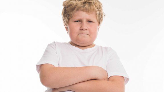 Chicos obesos: no prohibirles comidas y que hagan deporte
