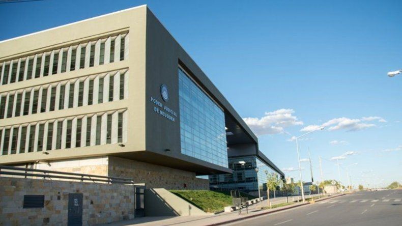 Violó a su hijastra y tendrá domiciliaria  hasta su condena