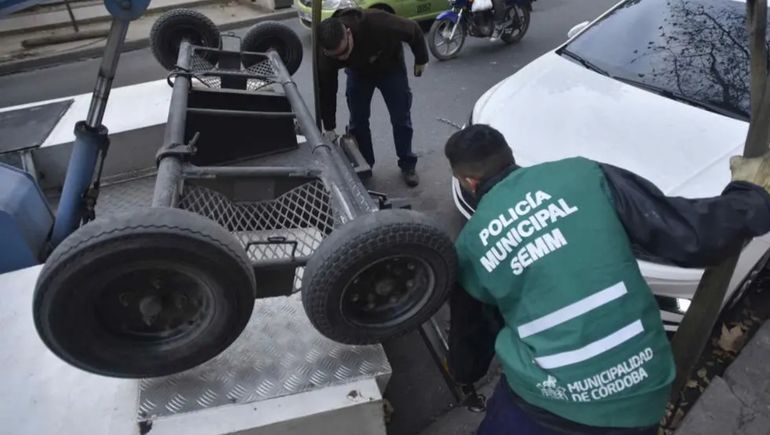 Insólito suceso tuvo lugar en Córdoba con la grúa y el falso dueño del Alfa Romeo.