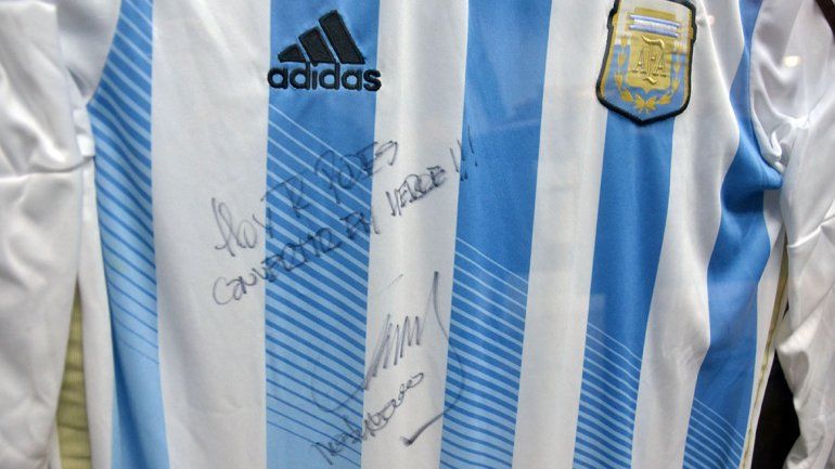 Conocé al ganador de la camiseta de la Selección firmada por Mascherano