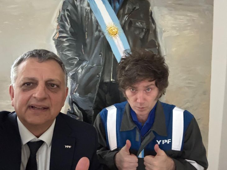 Javier Milei y el CEO y presidente de YPF, Horacio Marín. Javier Milei y el CEO y presidente de YPF, Horacio Marín.