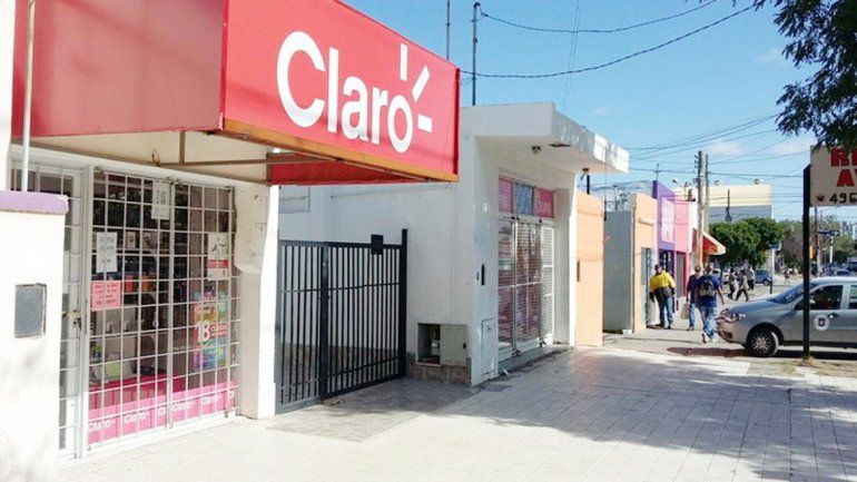 La víctima abría su local en la calle Irigoyen cuando fue atacada.