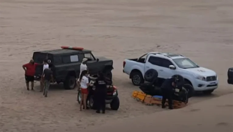 Iba en cuatriciclo con sus dos hijos y una amiga, volcó y murió