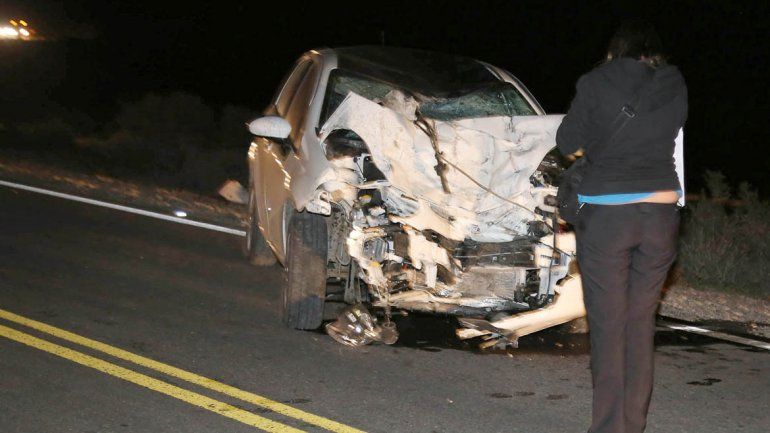 Un hombre y una mujer fallecieron en un choque frontal contra un Punto a 17 kilómetros de Zapala.