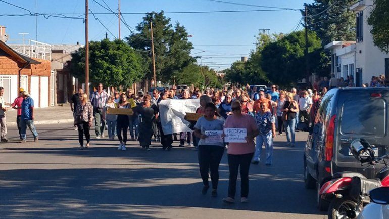 Vecinos de Cutral Co marcharon por justicia para la abuela asesinada