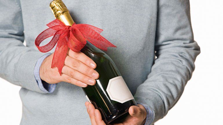 Por menos de $1000, una remera o un vino