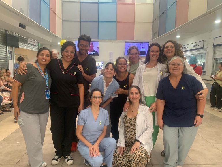 Personal del Hospital Castro Rendón en el Día Internacional del Cáncer Infantil. Personal del Hospital Castro Rendón en el Día Internacional del Cáncer Infantil.