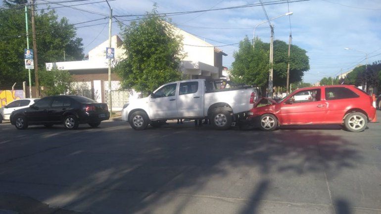 Tres niños y su madre sufrieron heridas leves en un triple choque en Islas Malvinas