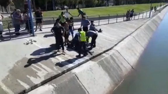 Tragedia: un hombre murió ahogado en el canal principal