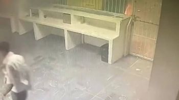 video impactante: guardias de seguridad dejan morir quemados a 40 migrantes video impactante: guardias de seguridad dejan morir quemados a 40 migrantes