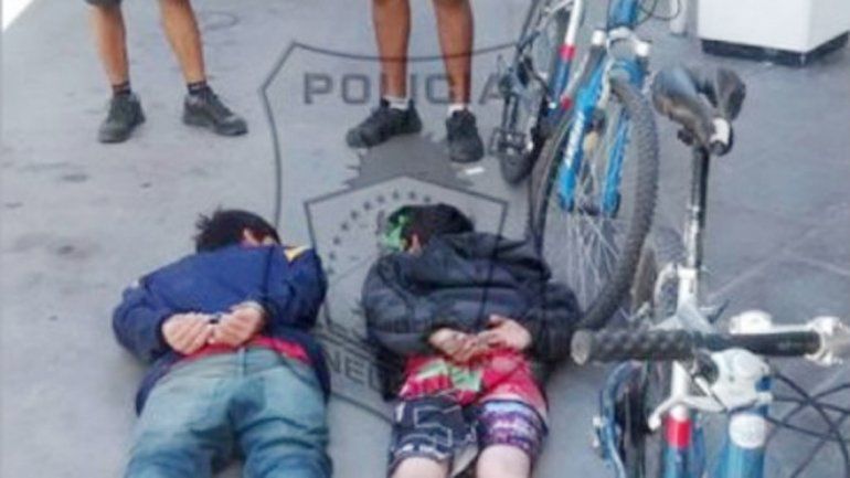 Los ladrones en el suelo