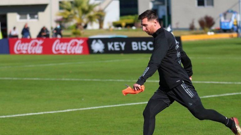 Messi está listo para enfrentar a Uruguay este viernes