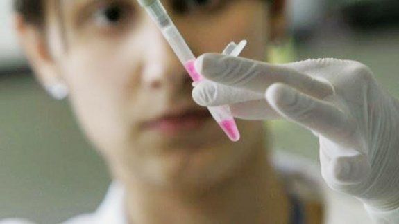 El tratamiento aumentó la&nbsp; media de supervivencia a 13,6 meses.
