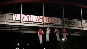 amenazan de muerte a jugadores de club italiano con munecos amenazan de muerte a jugadores de club italiano con munecos