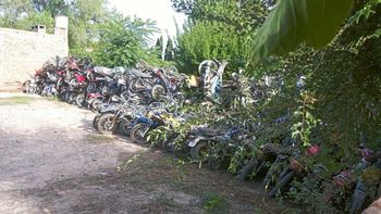 polemica en plottier: denuncian que instalaron un deposito de motos secuestradas en pleno centro polemica en plottier: denuncian que instalaron un deposito de motos secuestradas en pleno centro