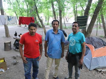 excluidos por la crisis en sus provincias, acampan en neuquen hasta conseguir trabajo