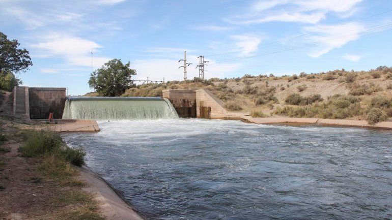 El canal de El 30 es un peligro por su enorme caudal.