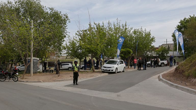 Suman 16 nuevas cuadras de asfalto en Villa Ceferino
