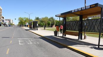 SFP Paradas de colectivos vacias paro Indalo (4).JPG
