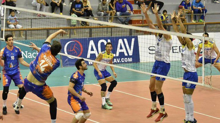 El Dino se rindió ante el campeón