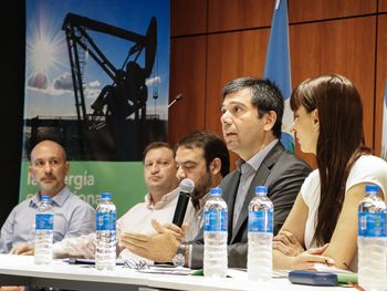 El ministro de Energía de Neuquén, Gustavo Medele, y su equipo presentaron el balance de 2024.