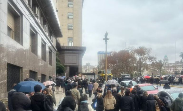 Se recibieron llamados con amenazas de bombas. Foto: Noticias Argentinas.
