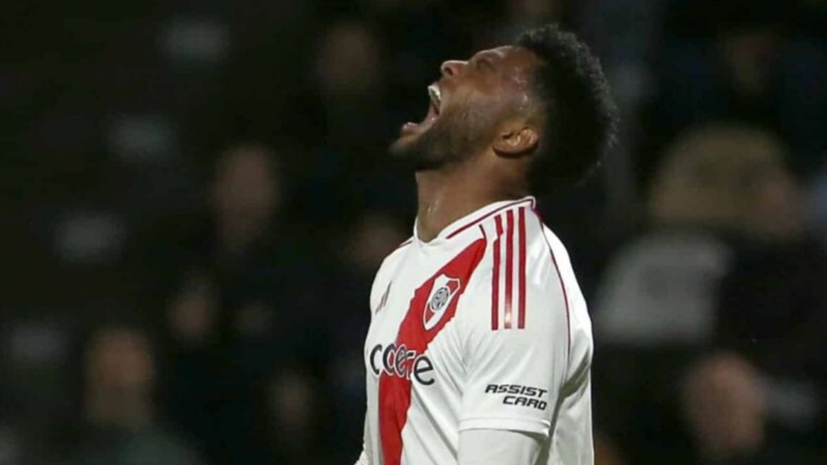 Denunciaron al delantero de River