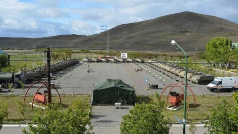 El Regimiento de Infantería de Rospentek, en Santa Cruz, donde prestaba servicio el cabo del Ejército acusado de abusar de sus hijastras e hija. El Regimiento de Infantería de Rospentek, en Santa Cruz, donde prestaba servicio el cabo del Ejército acusado de abusar de sus hijastras e hija.