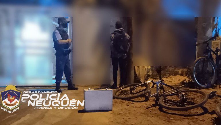 Intentaron escapar al ver un móvil porque tenían marihuana