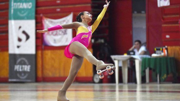 La elegancia y la creatividad se hicieron presentes en la danza libre.