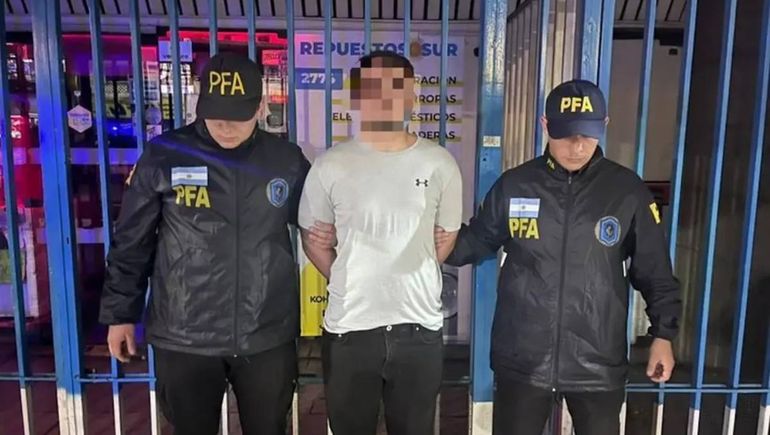 Dmitrii Novikov fue trasladado bajo custodia a Ezeiza y expulsado en un vuelo a Estambul.