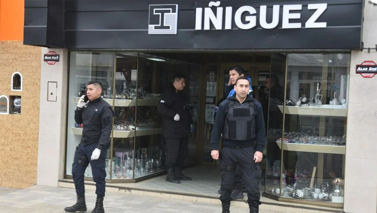 Cortaron la fibra óptica de una ciudad para robar $30 millones de una joyería