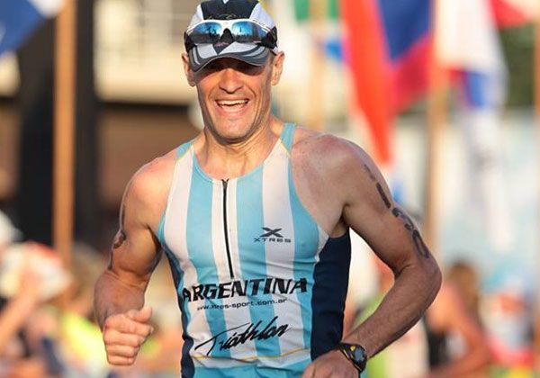 Gustavo López va por otro Mundial en Hawai