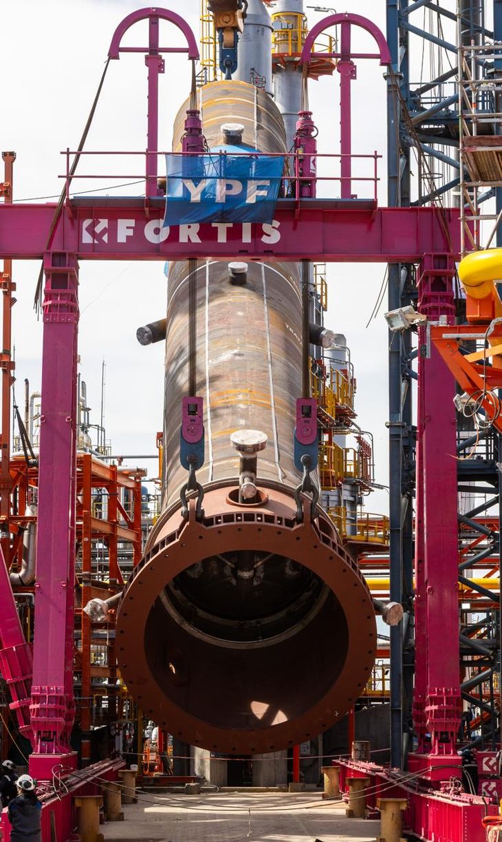 YPF terminó la instalación del reactor HG-D-3501 en Luján de Cuyo. YPF terminó la instalación del reactor HG-D-3501 en Luján de Cuyo.