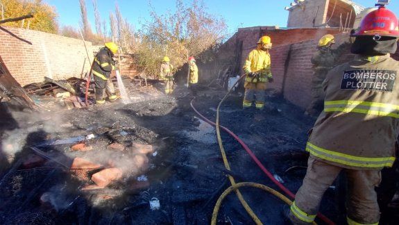 Una familia que perdió todo en un incendio que destruyó su vivienda