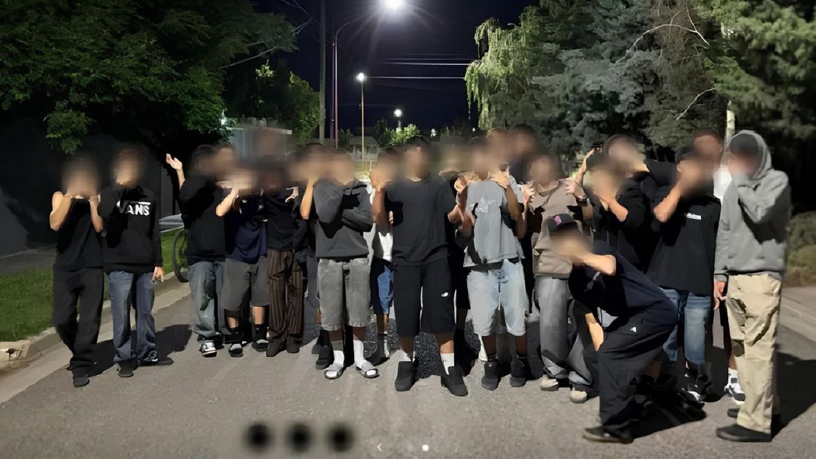 Los sospechosos del ataque en El Manzanar difundieron imágenes en las redes sociales tras el hecho. | LM Neuquen Los sospechosos del ataque en El Manzanar difundieron imágenes en las redes sociales tras el hecho.