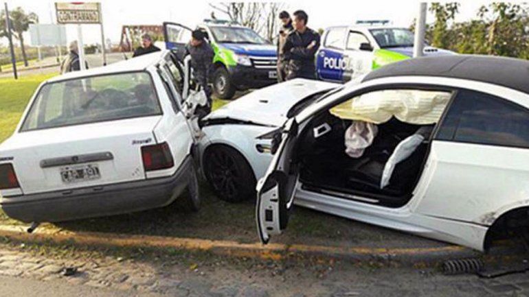 Un delantero de Boca embocó tres: chocó 3 autos a la salida de un boliche