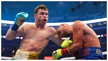 el brutal golpe de canelo a saunders que lo mando al hospital: le quebre el pomulo el brutal golpe de canelo a saunders que lo mando al hospital: le quebre el pomulo