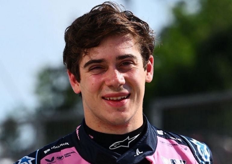 Buena carrera de Franco Colapinto en Singapur, donde ganó George Russell