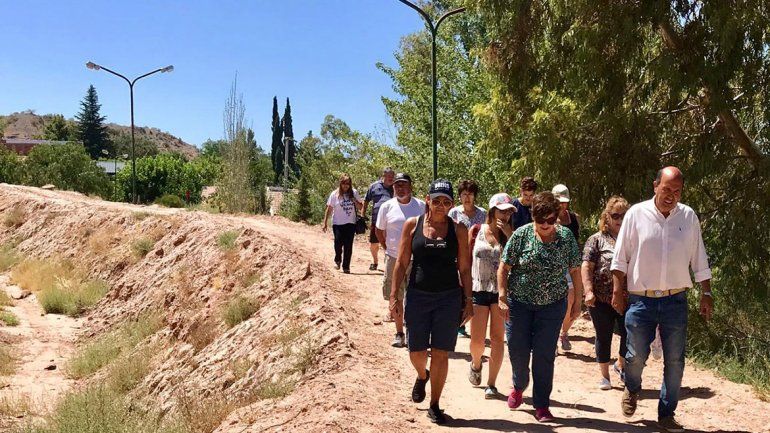 La ciudad inaugura un nuevo paseo en la barda