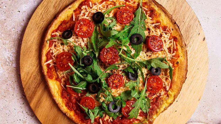 Pizza con masa de zanahoria. Una receta deliciosa. Pizza con masa de zanahoria. Una receta deliciosa.